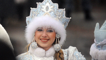 Медведев выступил за продвижение бренда Деда Мороза 